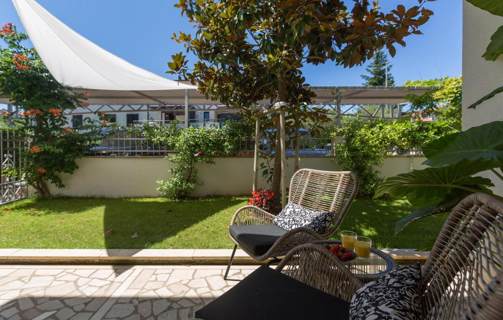 1 Bedroom Beautiful Apartment In Πόρετς Εξωτερικό φωτογραφία
