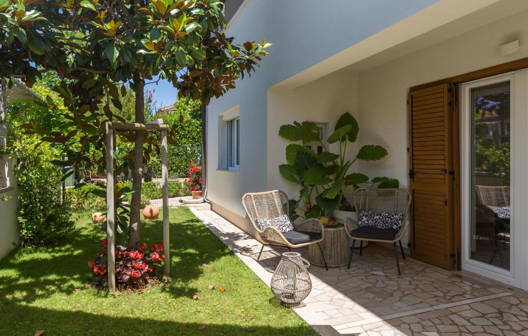 1 Bedroom Beautiful Apartment In Πόρετς Εξωτερικό φωτογραφία