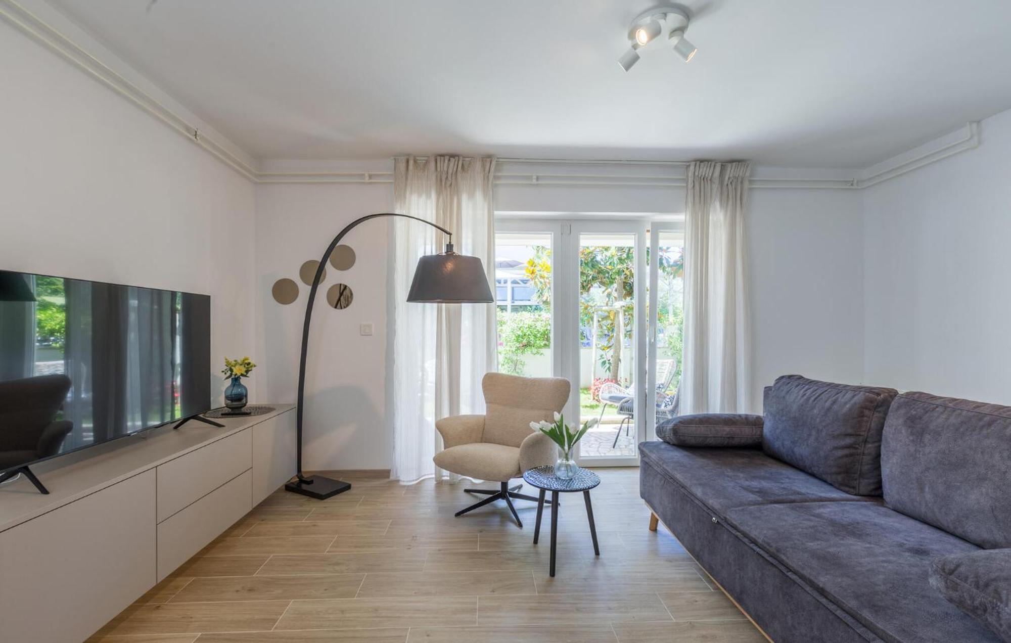 1 Bedroom Beautiful Apartment In Πόρετς Εξωτερικό φωτογραφία