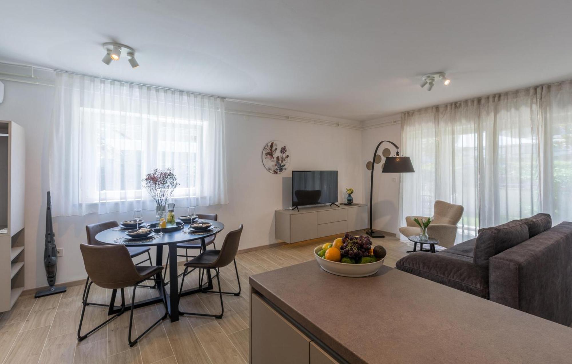 1 Bedroom Beautiful Apartment In Πόρετς Εξωτερικό φωτογραφία