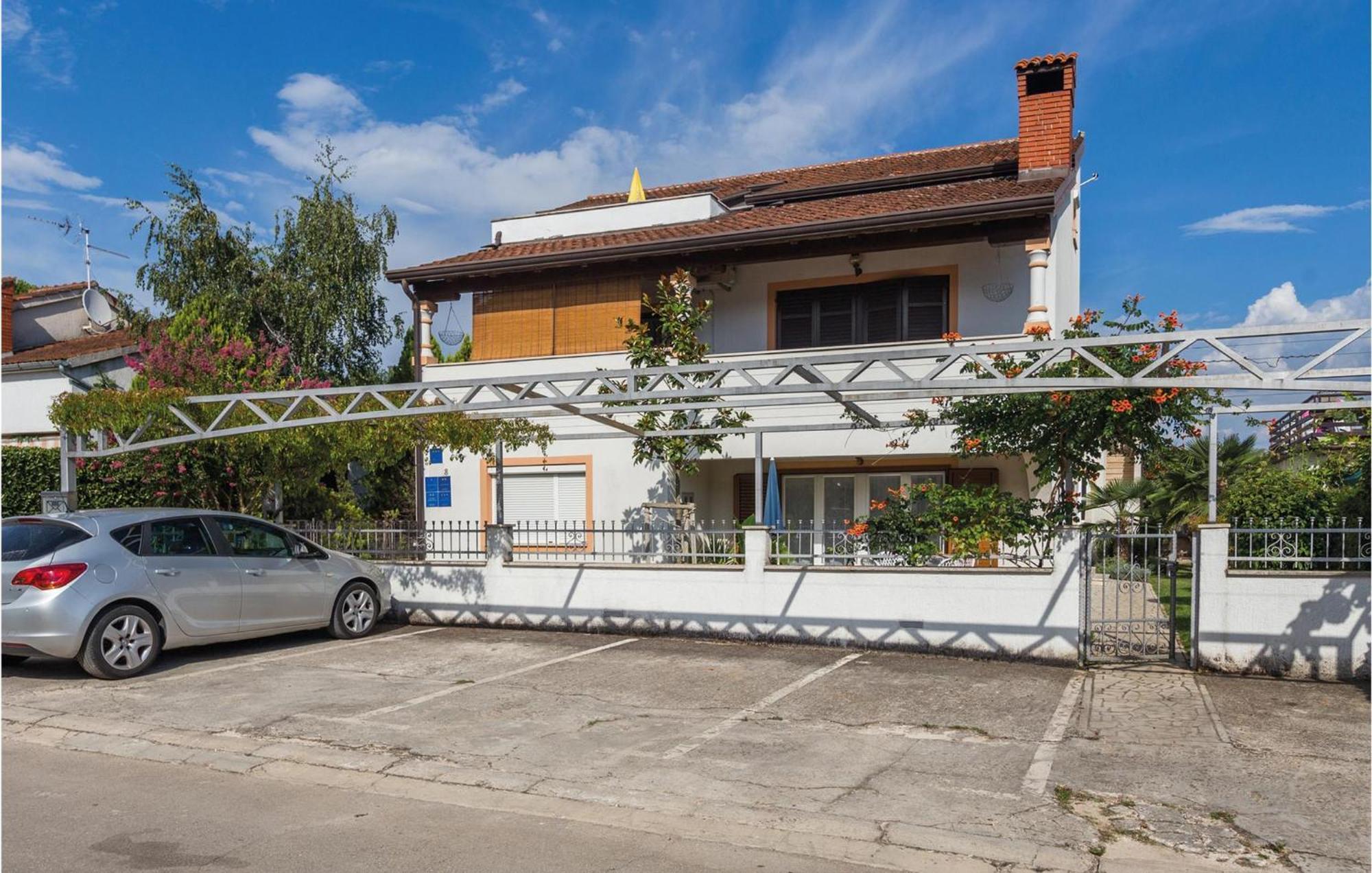 1 Bedroom Beautiful Apartment In Πόρετς Εξωτερικό φωτογραφία
